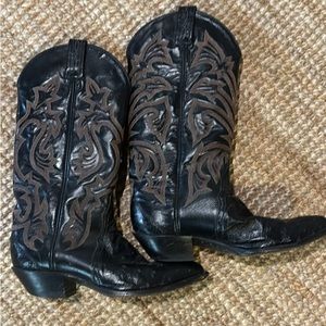 Tony Lama Cowboy Boots. Women’s size 6.5. Good condition